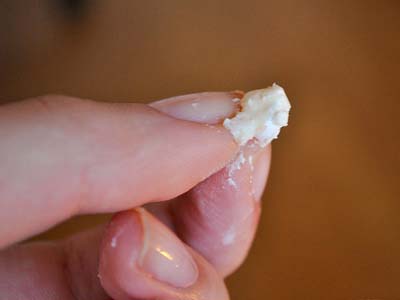 怎样喂金毛吃药片之用花生酱方法包裹