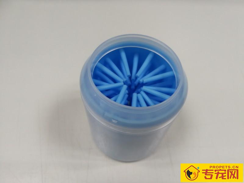 狗狗爪子脏,使用洗爪商品真的有用吗?评测几种洗爪神器 狗狗爪子脏,使用洗爪商品真的有用吗?评测几种洗爪神器