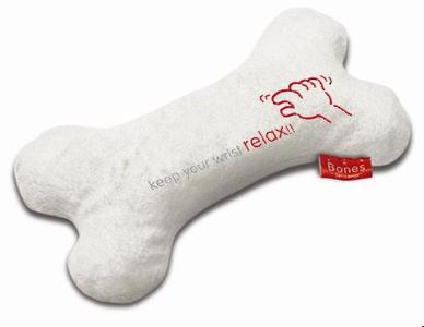 金毛犬吃骨头的好处多多